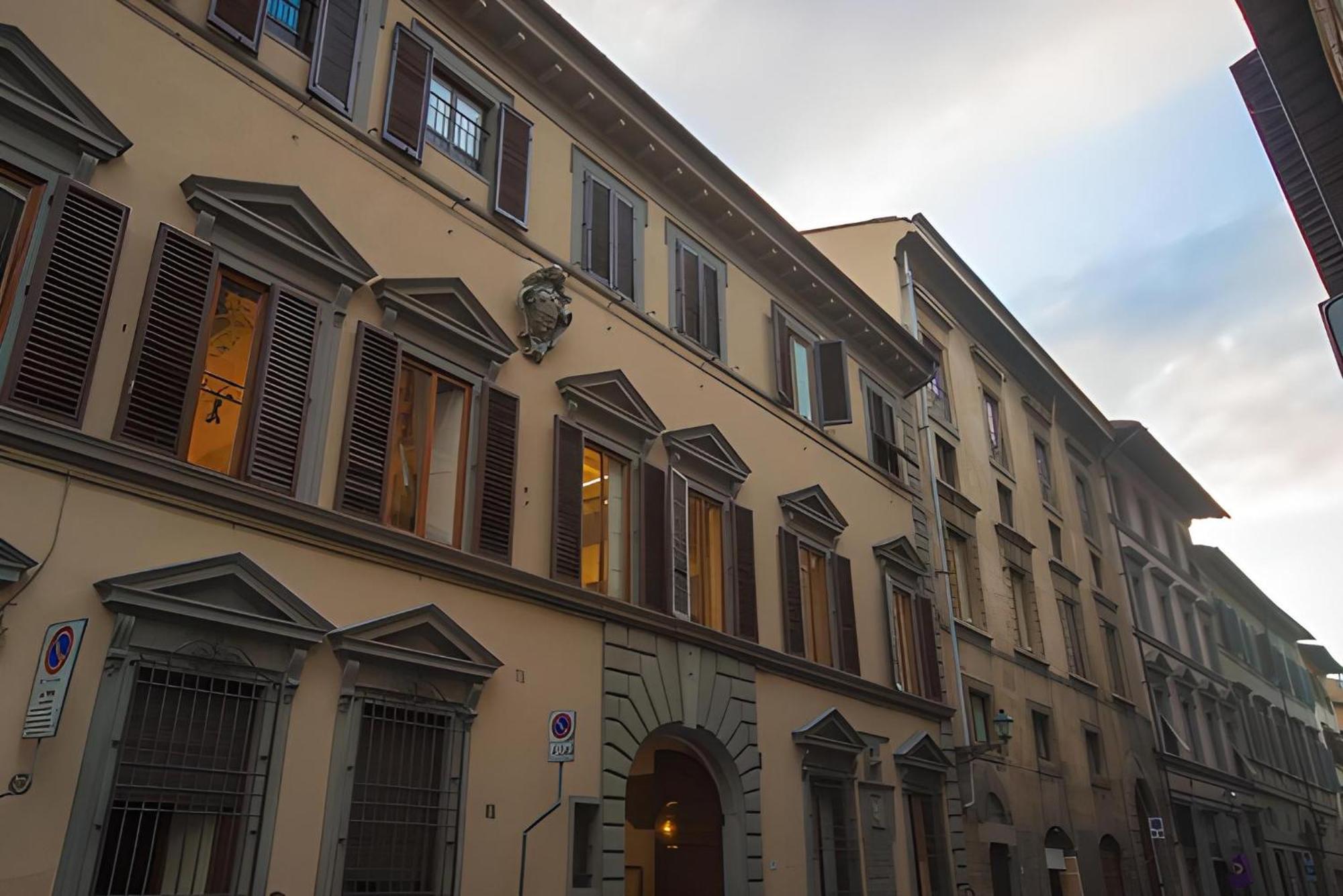 Lungarno Ponte Vecchio Hotel Florence Exterior photo